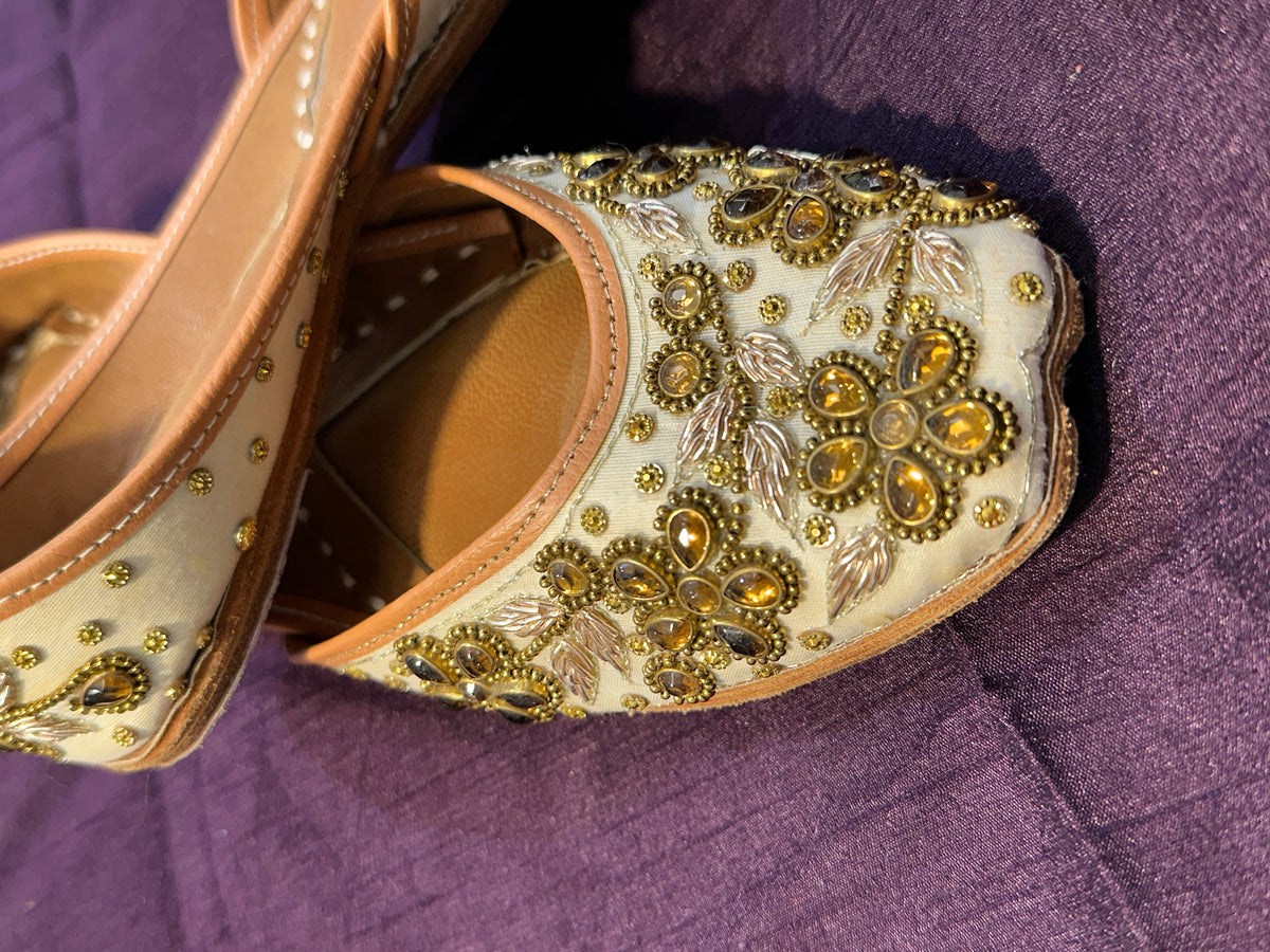 Luxury Golden Stone Work Punjabi Jutti - Handcrafted Ethnic Footwear with Stone & Bead Embroidery