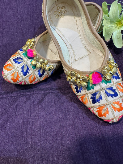 Girls Handcrafted Ghungroo Jutti with Multicolor Embroidery – Traditional Punjabi Footwear