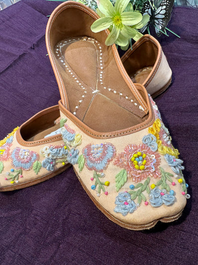 Pastel Floral Embroidered Punjabi Jutti - Handcrafted Ethnic Footwear with Beads & Threadwork