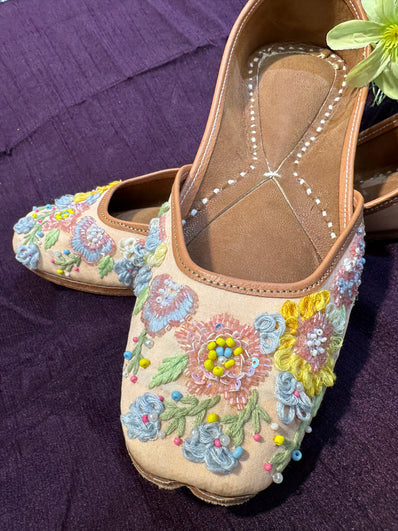Pastel Floral Embroidered Punjabi Jutti - Handcrafted Ethnic Footwear with Beads & Threadwork