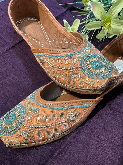 Turquoise & Gold Beaded Punjabi Jutti – Handcrafted Leather Ethnic Footwear with Embroidery & Pearl Detailing