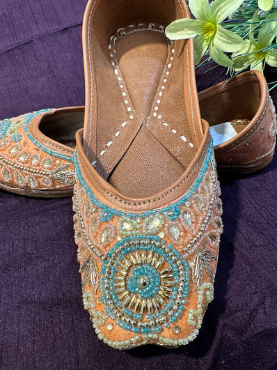 Turquoise & Gold Beaded Punjabi Jutti – Handcrafted Leather Ethnic Footwear with Embroidery & Pearl Detailing