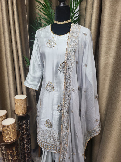 Partywear Suit in Grey