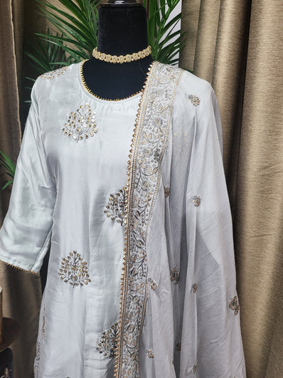 Partywear Suit in Grey