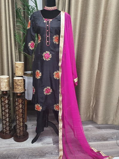 SSL3 Black pant suit with Hot Pink Dupatta - Ladies