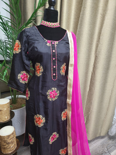 SSL3 Black pant suit with Hot Pink Dupatta - Ladies