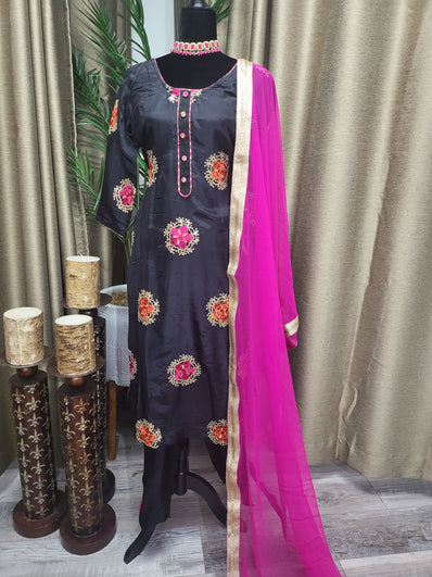 SSL3 Black pant suit with Hot Pink Dupatta - Ladies